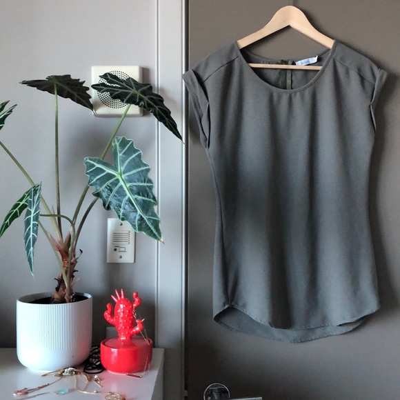 Sage Green Top - Picture 1 of 3